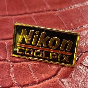 Nikon Pin